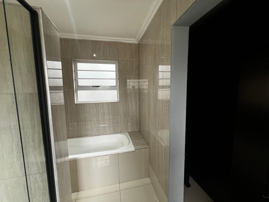 8 Bedroom Property for Sale in Abbotsford Eastern Cape
